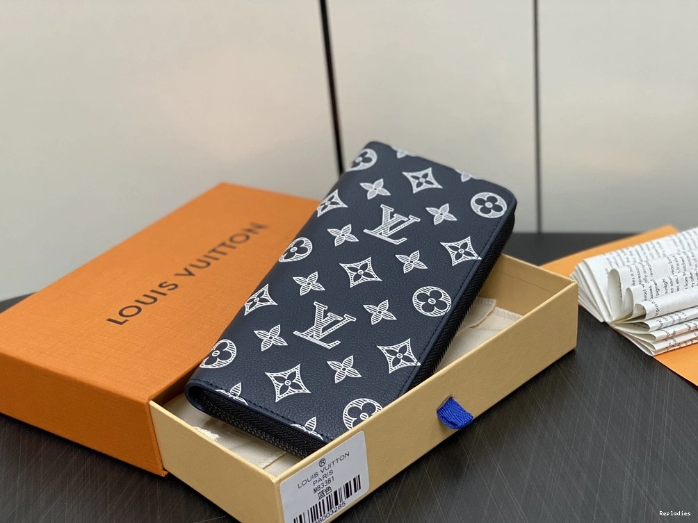 Cheap LOUIS VUITTON WALLET-10*20*2 ZIPPY cm 0710